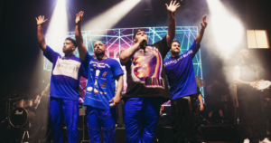 Com todos os shows esgotados Menos é Mais encerra turnê na Europa