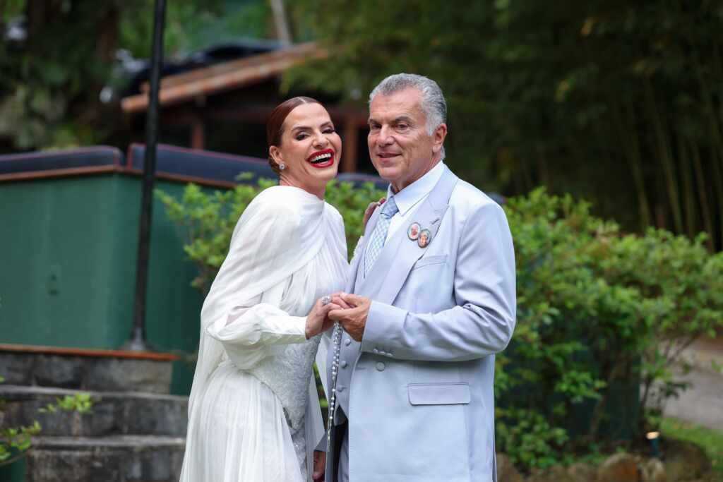 Karen Lopes celebra 10 anos de casamento com renovação de votos: “o amor não é prisão, é parceria” Karen Lopes celebra 10 anos de casamento com renovação de votos: “o amor não é prisão, é parceria”