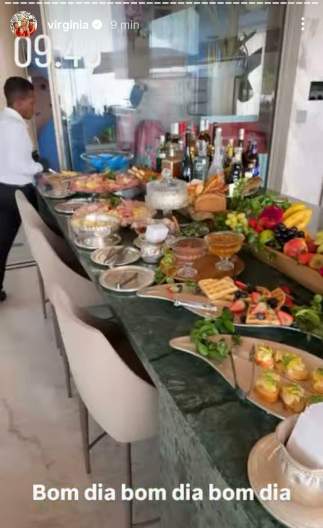 1766498892 403 Com Vini Jr em sua mansao Virginia mostra banquete no 1