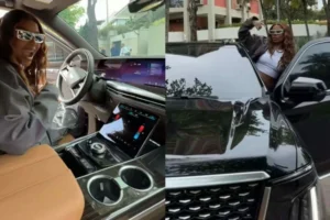 Ludmilla ostenta novo Cadillac Escalade 2026 de R$ 2,5 milhões em sua coleção de luxo