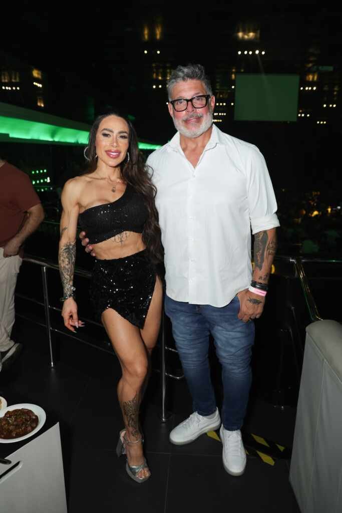 Alexandre Frota e Fabi Frota trocam beijos durante show de Belo em São Paulo 24 1w2a7623