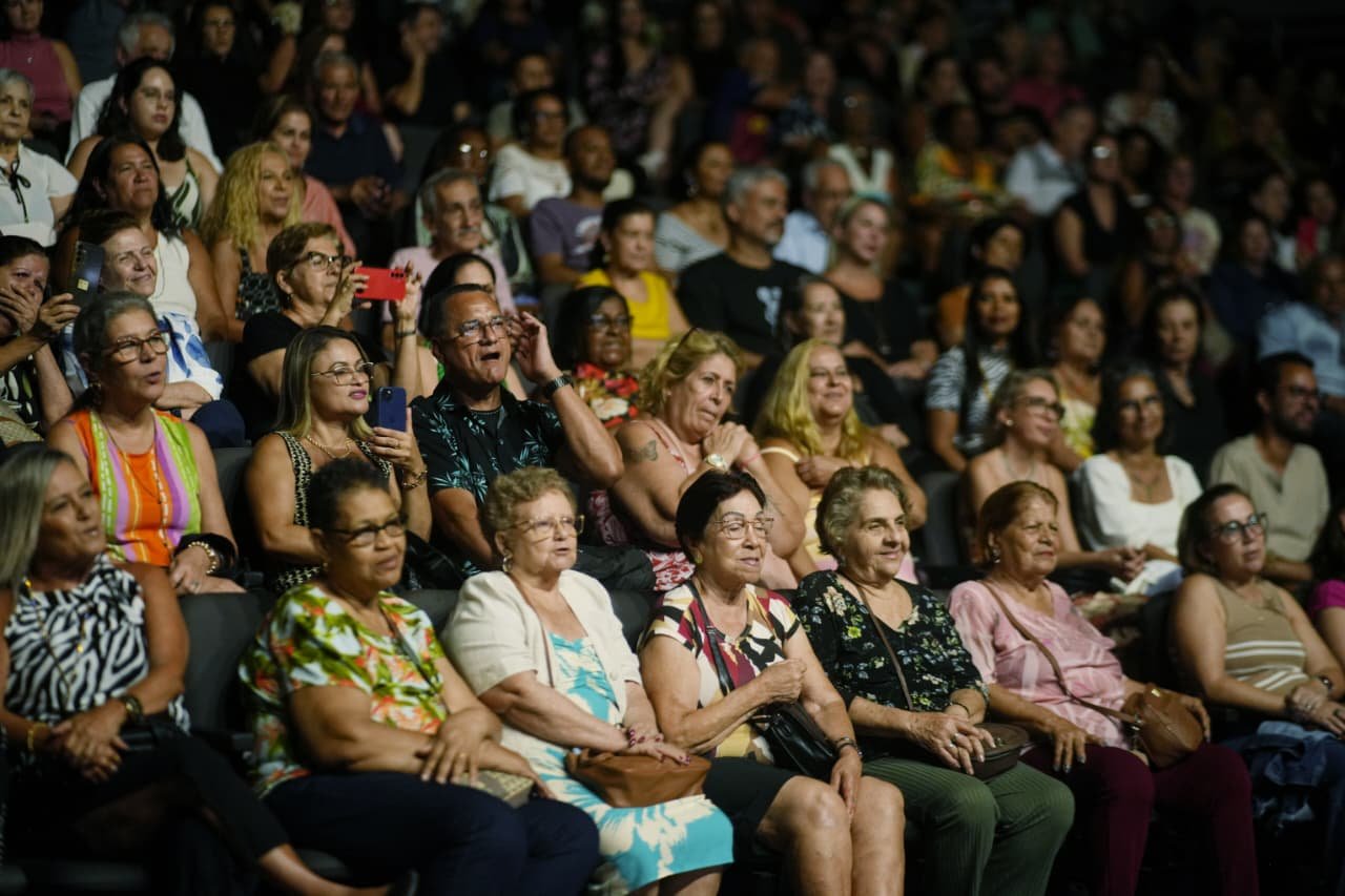 Ingressos esgotados no Teatro Imperator para o show de Alex Cohen 23 Fotos Fred Pontes/ Divulgação