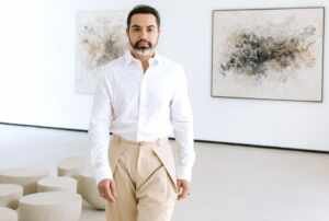 Conheça Adielso Rodrigues, artista que se destaca pela força visual de suas obras