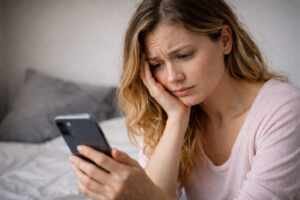Saúde Mental e Hiperexposição: Os efeitos da vida online na autoestima