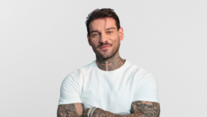 Lucas Lucco promove sessão de autógrafos em São Paulo para celebrar lançamento de seu primeiro livro