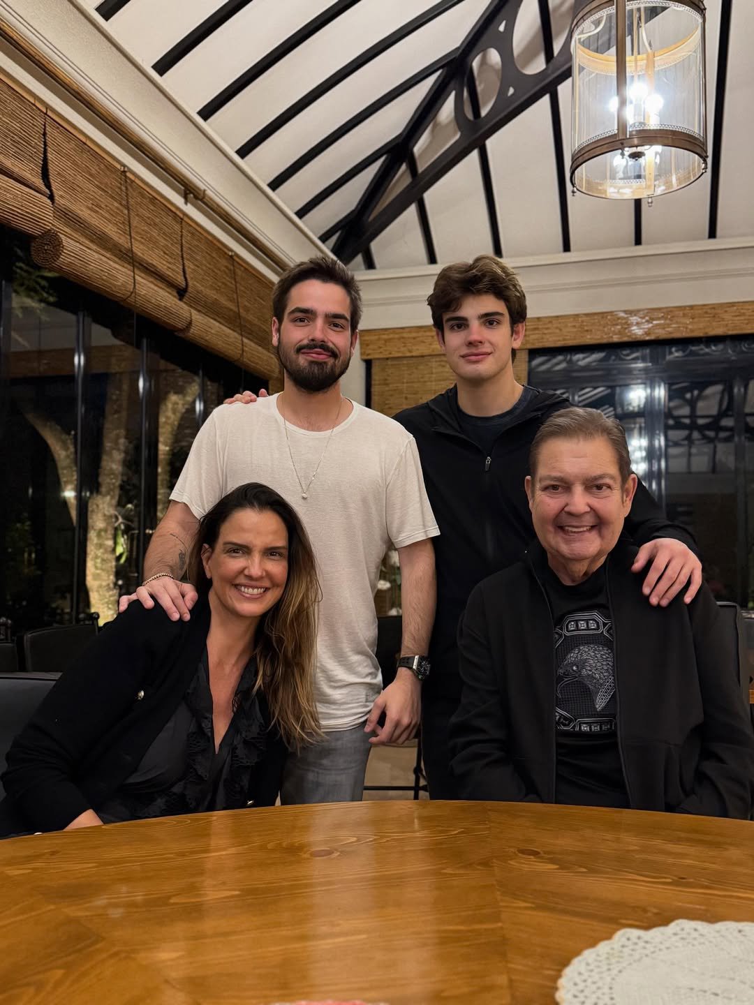 Faustao reaparece em foto inedita no aniversario de 24 anos