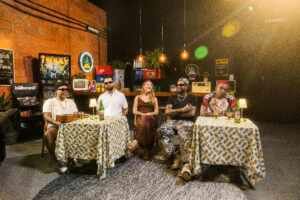 Lukinhas apresenta “Poesia de Boteco #2” ao lado de Luiz Lins, Chris MC, Caio Luccas e Cynthia Luz