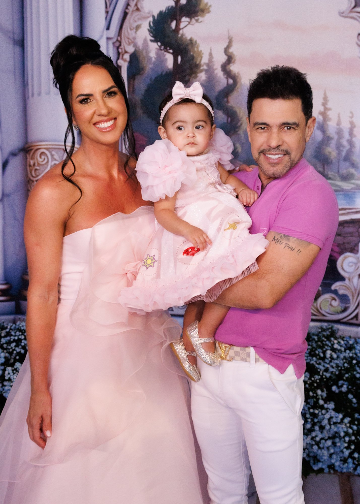 Zezé Di Camargo e Graciele Lacerda celebram 1 ano de Clara com festa luxuosa em SP 42 Zezé Di Camargo e Graciele Lacerda celebram 1 ano de Clara com festa luxuosa em SP