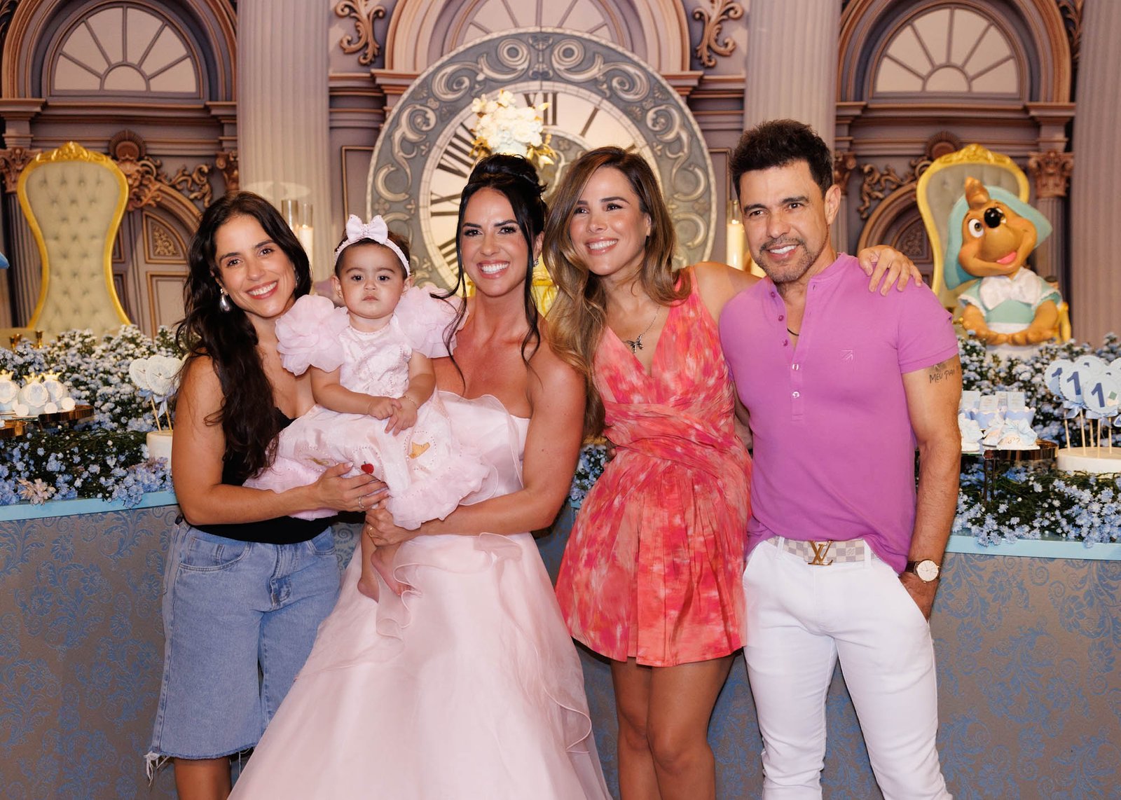 Zezé Di Camargo e Graciele Lacerda celebram 1 ano de Clara com festa luxuosa em SP 35 Zezé Di Camargo e Graciele Lacerda celebram 1 ano de Clara com festa luxuosa em SP