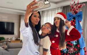 Jaque Sobrinho faz surpresa de Natal para filha de Pocah e emociona família