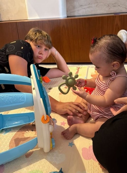 Neymar Jr. encanta web ao mostrar Davi Lucca com a filha caçula Mel 19 Neymar Jr. encanta web ao mostrar Davi Lucca com a filha caçula Mel