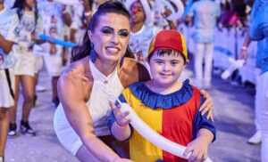 Tatiana Breia celebra nova fase ao acompanhar evolução do seu filho especial no carnaval