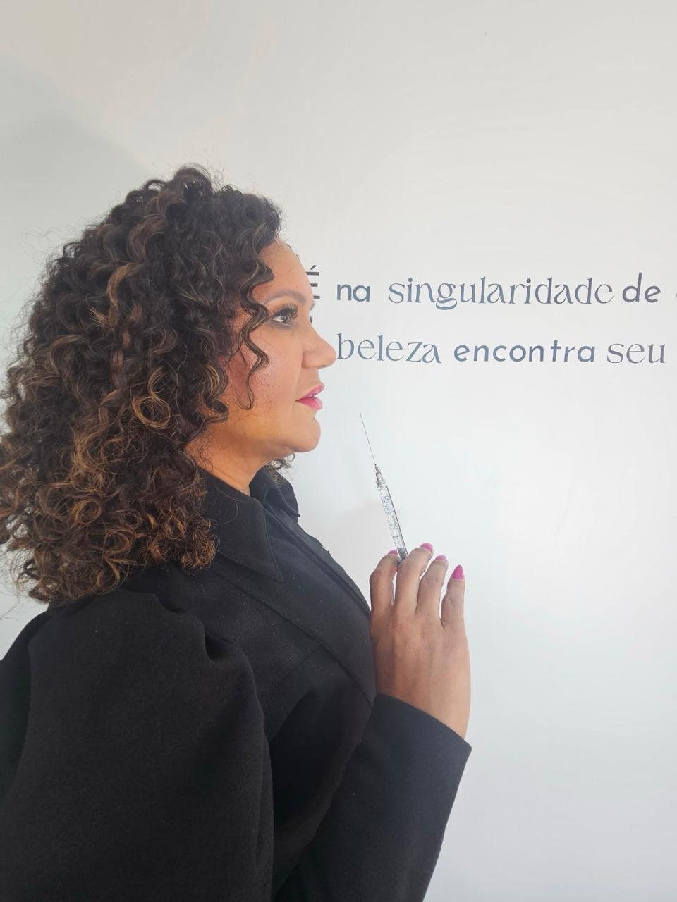 Com técnica e ciência, Dra. Vanessa Pires se consolida como referência em estética avançada natural 18 WhatsApp Image 2025 12 06 at 19.34.33