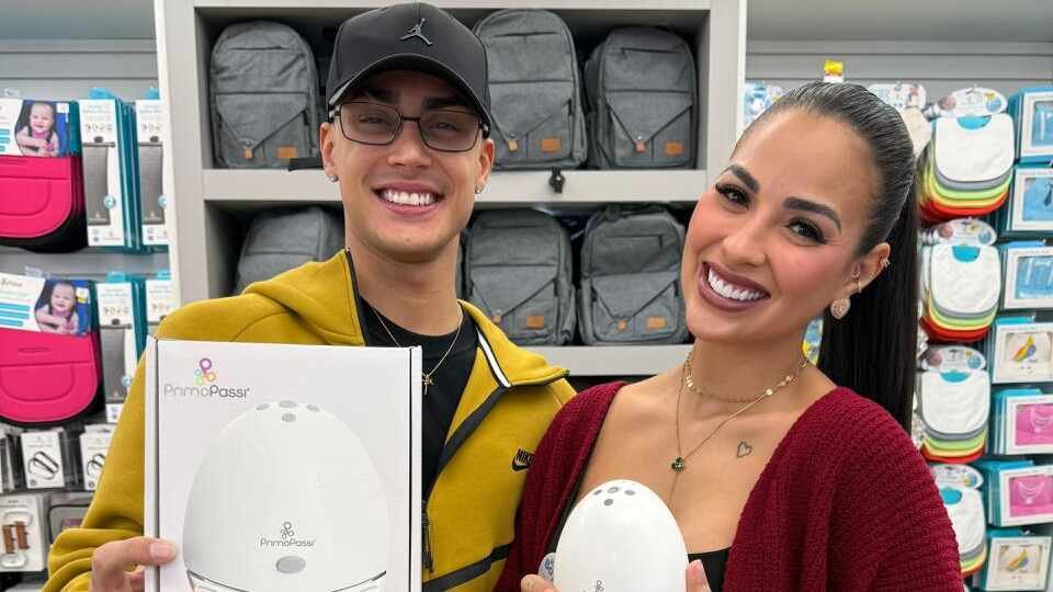 Pamella Lunardi realiza compras do enxoval do filho, Levi, em Orlando