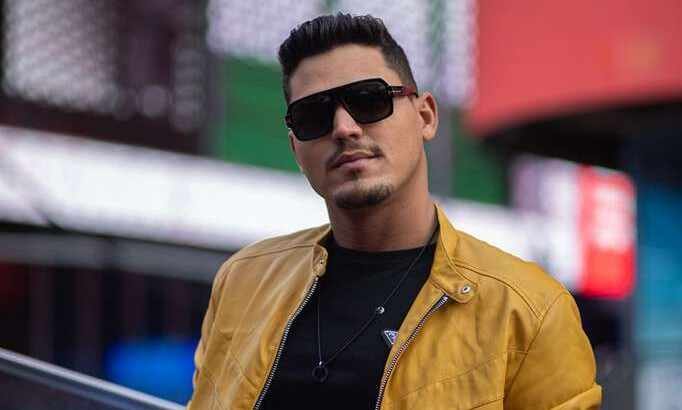 Influencer Matheus Lucas transforma os desafios da imigração em humor, conexão e sucesso nas redes sociais
