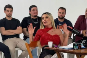 Andressa Urach provoca debate ao divulgar novos trechos de confronto com 31 cristãos