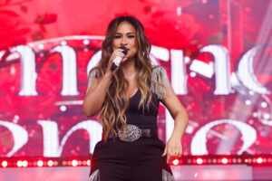 Simone Mendes arrasta multidão em apresentação no Villa Country, em São Paulo