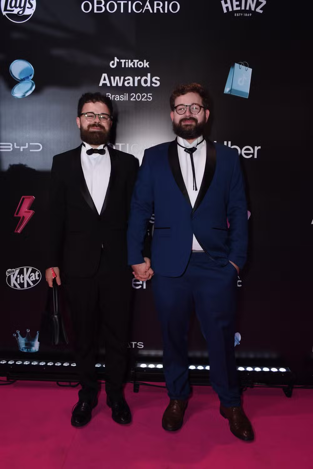 TikTok Awards 2025: influenciadores desfilam looks marcantes na premiação em São Paulo