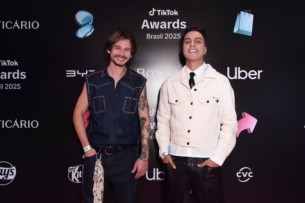 TikTok Awards 2025: influenciadores desfilam looks marcantes na premiação em São Paulo