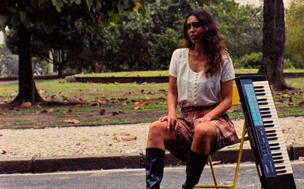 Dora Sanches estreia o novo single “Ter Filhos Fortes”