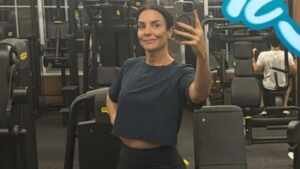 Solteira, Ivete Sangalo exibe treino e brinca sobre presente de Natal