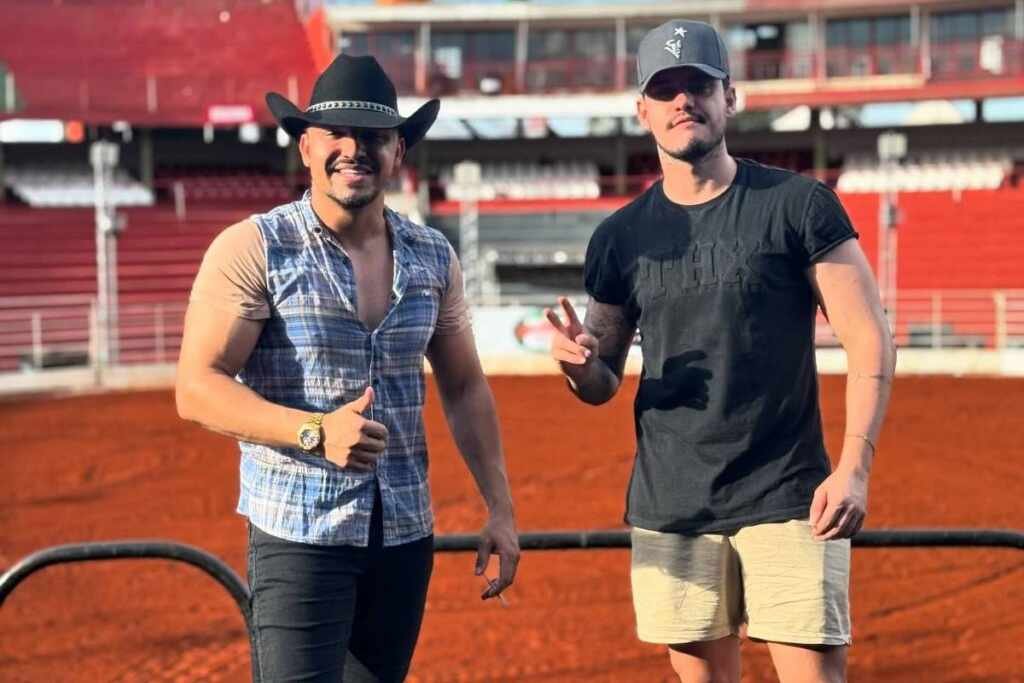 Brenno & Matheus celebram sucesso nas plataformas digitais