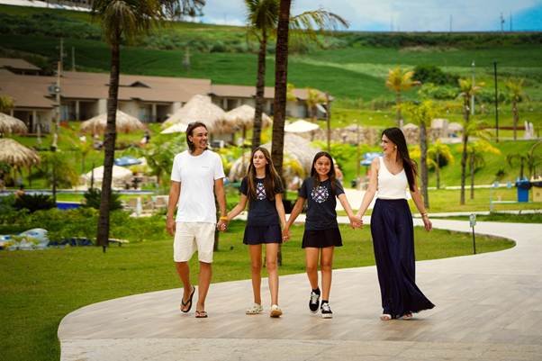 Natália Guimarães curte viagem em família - Foto: Morro dos Anjos Resort