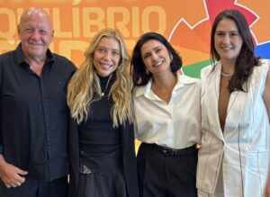 Paola Guaraná participa de palestra sobre saúde mental ao lado de Luiza Possi e Dado Schneider em Brasília