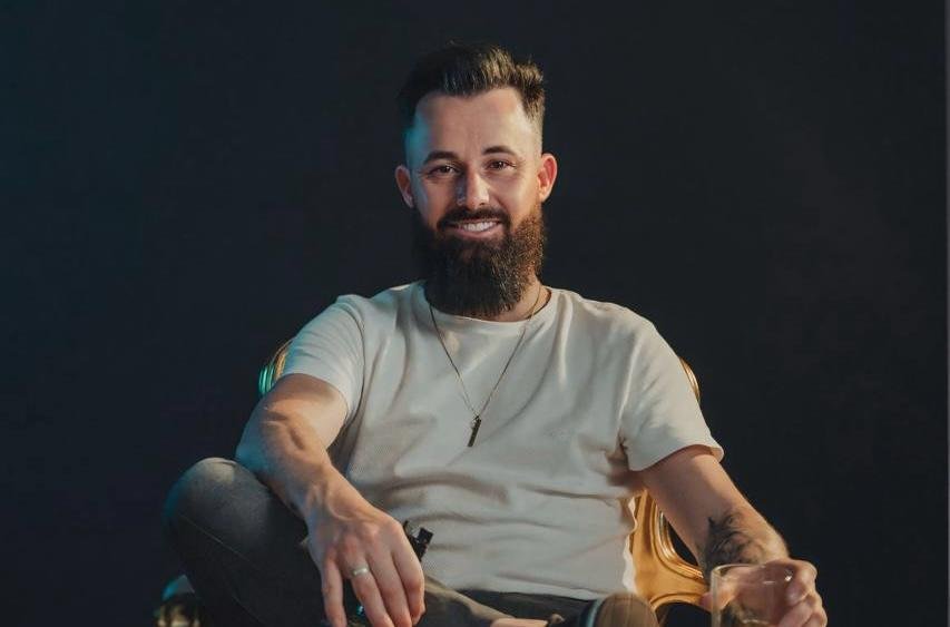 Daniel Afonso aposta em “Suando Perigo“ seu hit contagiante para o carnaval