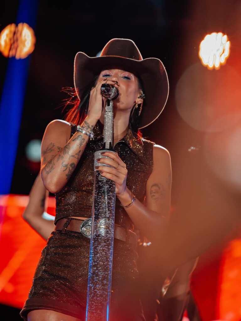 Ana Castela arrasta multidão e anima fãs em show no litoral paulista 41 615291182 18335421637245021 7338129877974114720 n