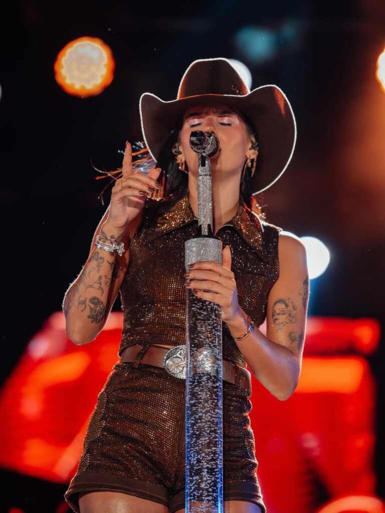 Ana Castela arrasta multidão e anima fãs em show no litoral paulista 34 615467601 18335421673245021 1080771731435491703 n