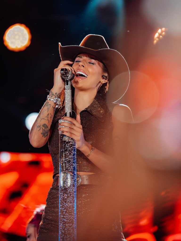 Ana Castela arrasta multidão e anima fãs em show no litoral paulista 39 615625280 18335421598245021 2401855172762974806 n