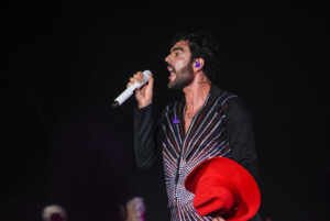Luan Pereira abre segunda noite do Navio da Ana Castela
