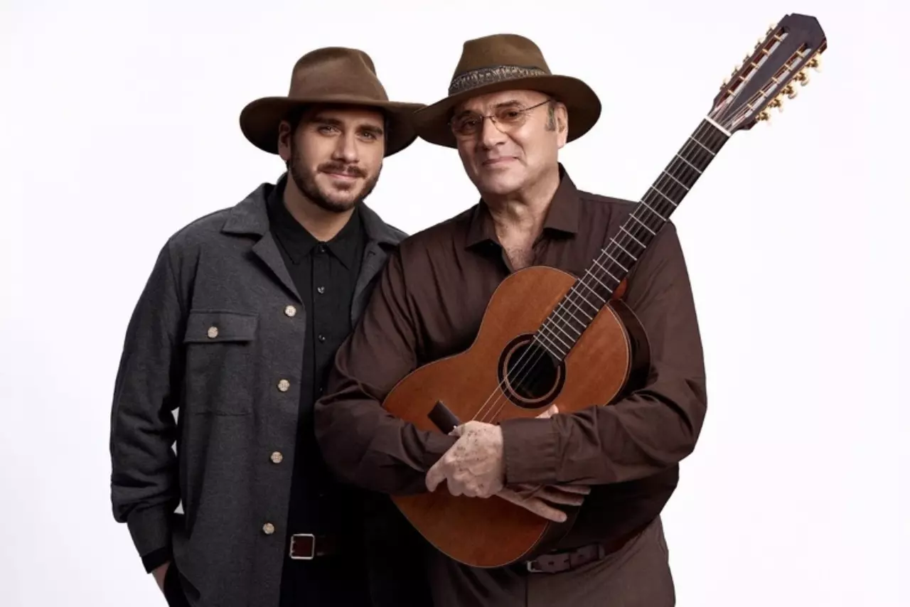 Turnê inédita une Almir Sater e Gabriel Sater em 60 shows e passagem pelo Carnegie Hall 17 Almir e Gabriel Sater anunciam próximas datas da turnê inédita – Vírgula