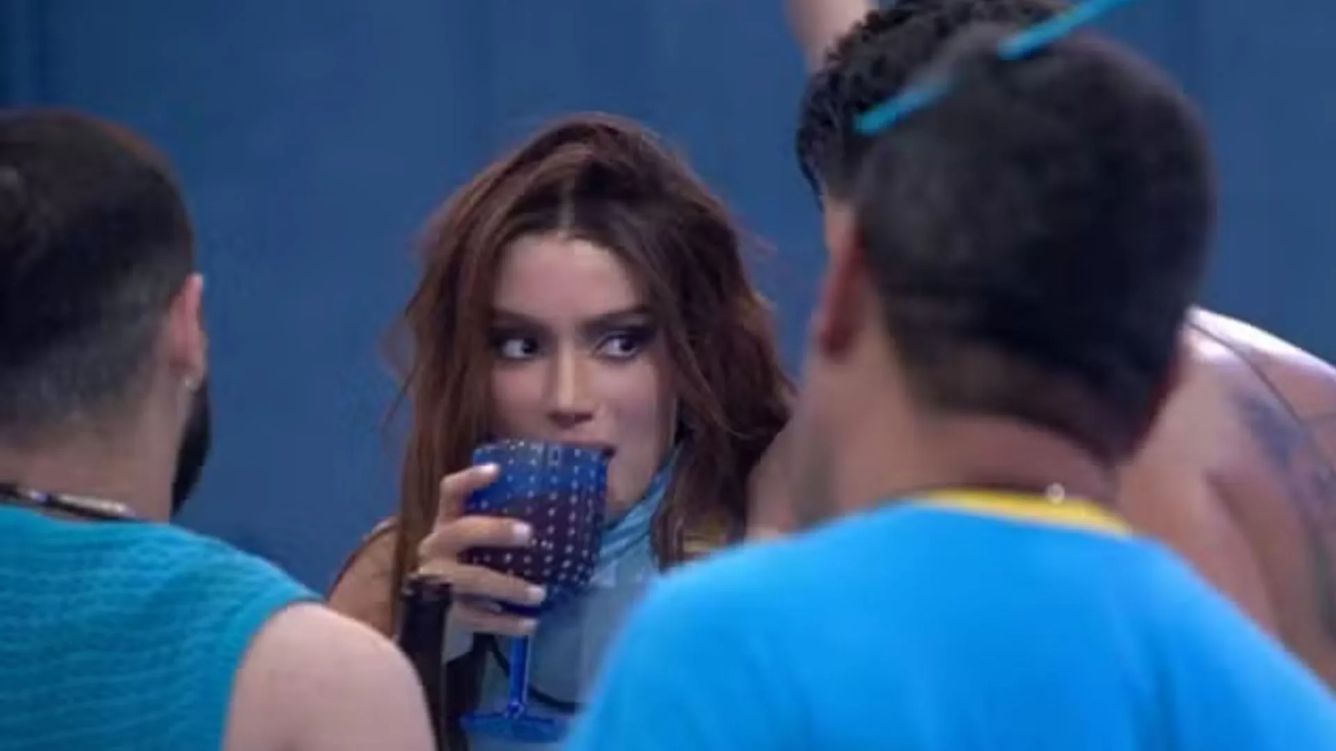 Anitta repreende Pedro por drink “babado” e momento viraliza no BBB 26 17 Anitta adverte Pedro após brother beber drink que fez para ela