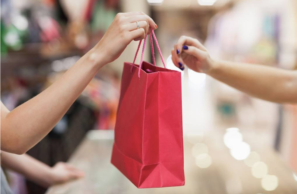 Troca de presentes: o que o consumidor precisa saber antes de ir às lojas ou recorrer ao online Troca de presentes: o que o consumidor precisa saber antes de ir às lojas ou recorrer ao online