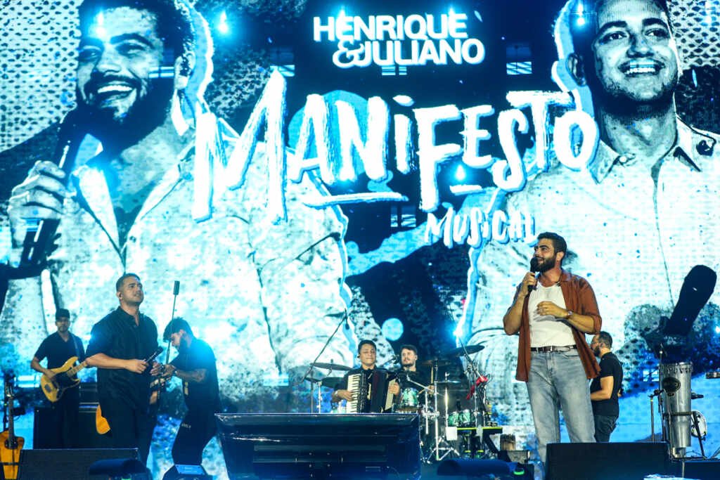 Henrique & Juliano levam multidão ao Maracanã com a turnê Manifesto Musical