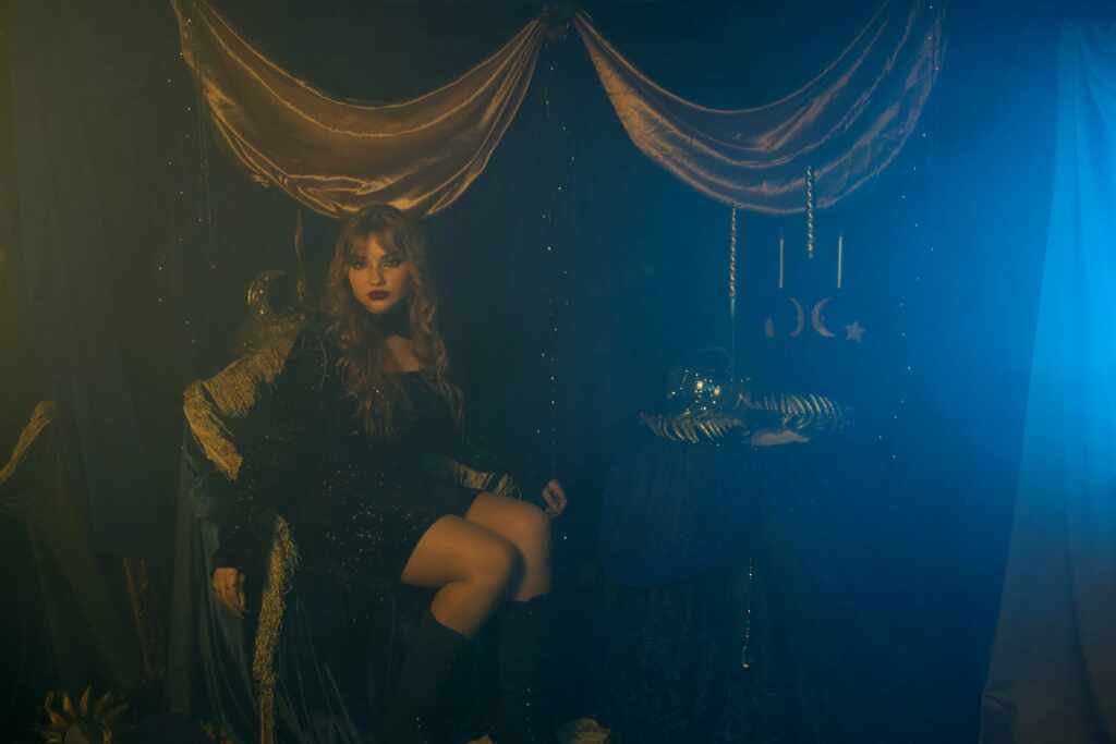 Amanda Birchal surge como nova aposta do pop e pop rock brasileiro