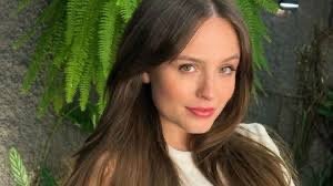 Larissa Manoela adia planos de gravidez após diagnóstico de endometriose