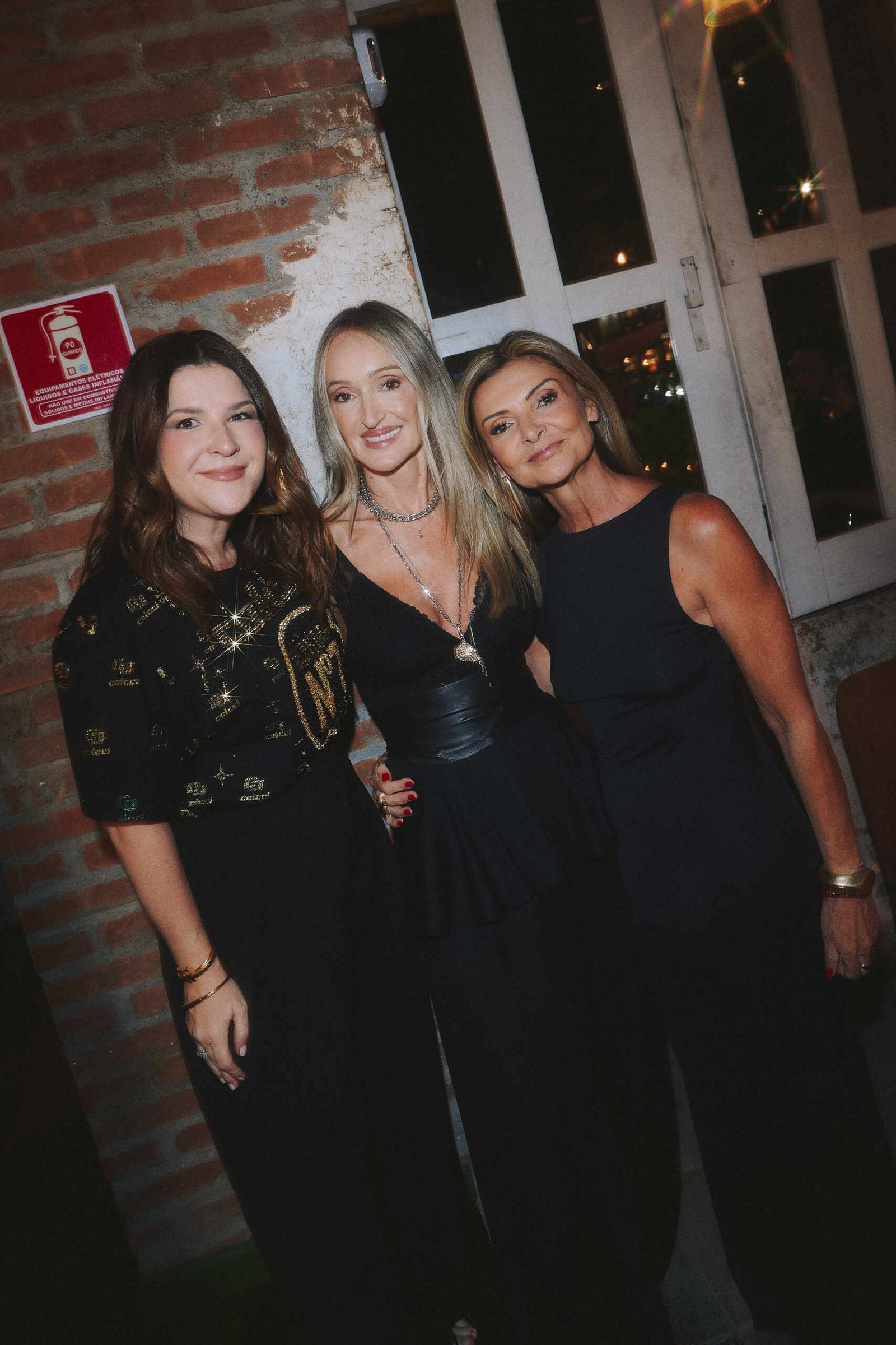 Ju FerrazAdriana e Amanda scaled