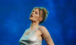 Emocionada, Luísa Sonza desabafa sobre críticas e saúde antes de show em festival