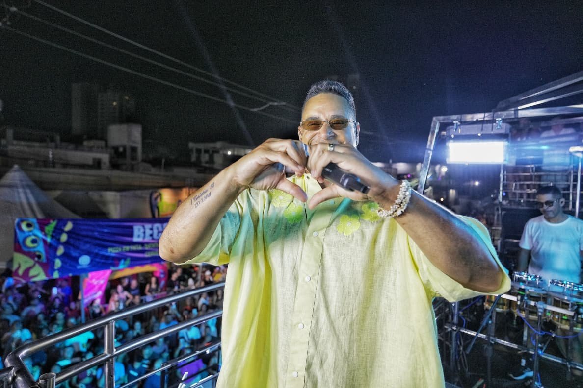 Bell Marques arrasta mar de gente e Xanddy e a tradicional banda Araketu revivem a magia do Carnaval 29 WhatsApp Image 2026 01 24 at 12.25.03