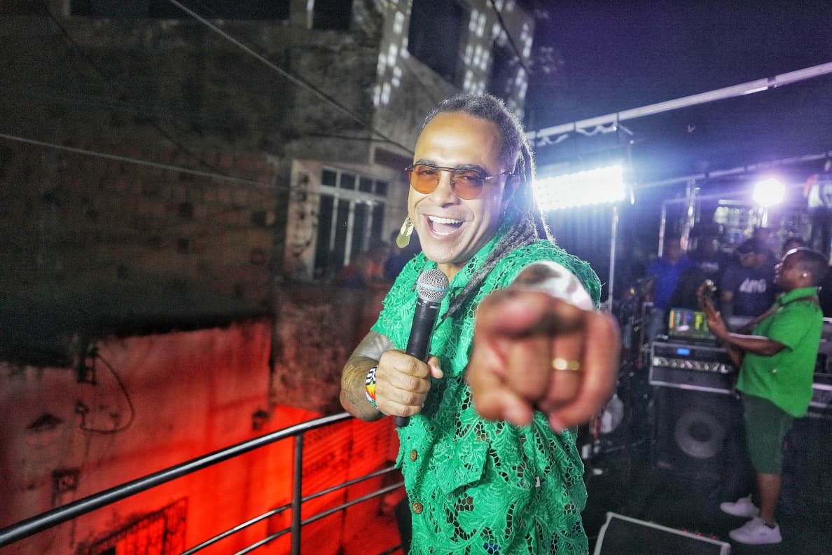 Bell Marques arrasta mar de gente e Xanddy e a tradicional banda Araketu revivem a magia do Carnaval 26 WhatsApp Image 2026 01 24 at 12.25.04 3