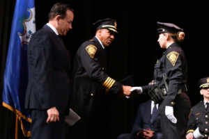Da moda ao distintivo: Kelly Andreatta realiza sonho e entra para a polícia nos Estados Unidos