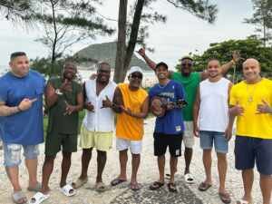 Clareou e Balacobaco lançam “Sol & Rua”, projeto gravado na Praia do Recreio, no Rio de Janeiro