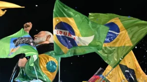 Janja apoia Acadêmicos de Niterói após queda com enredo sobre Lula