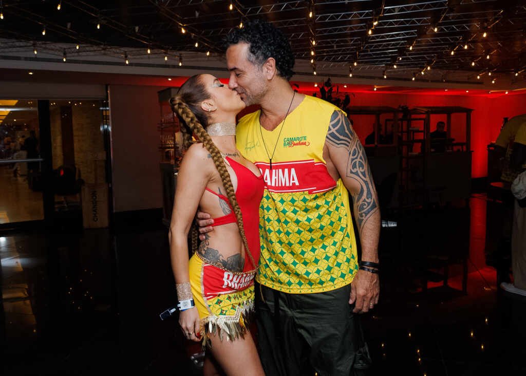 Marco Luque e Jessica Corrêa marcam presença no Desfile das Campeãs em SP 21 Marco Luque e Jessica Corrêa marcam presença no Desfile das Campeãs em SP