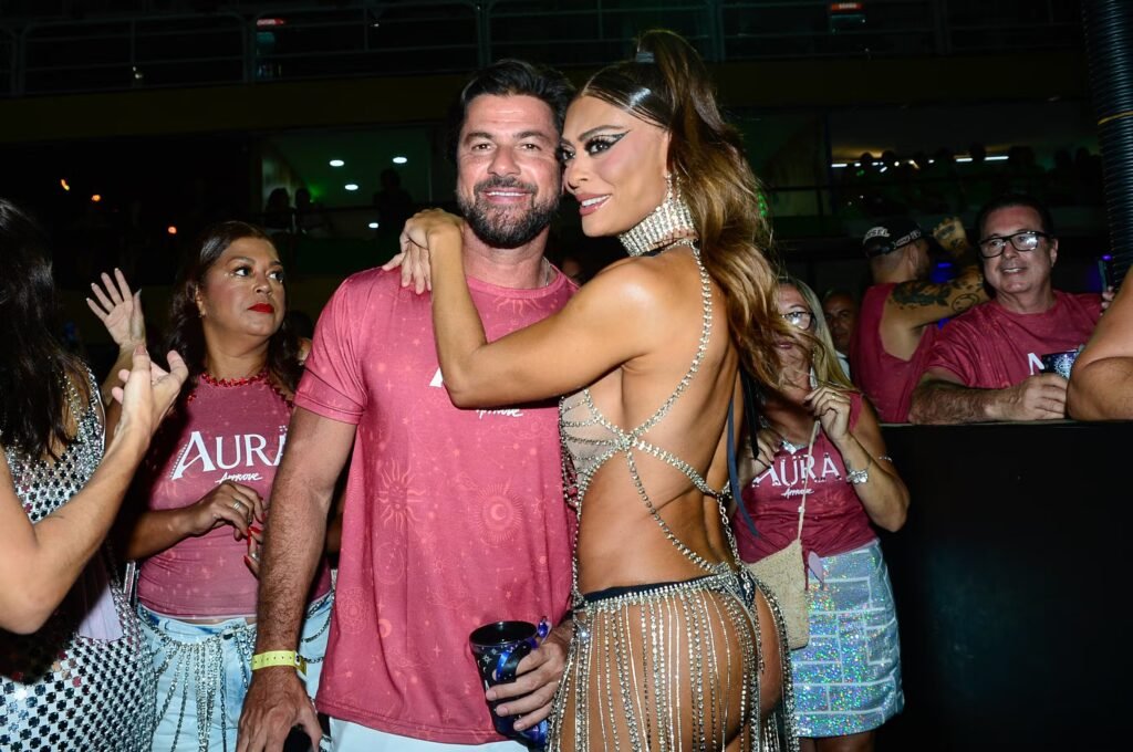 Juliana Paes retorna à Viradouro após 18 anos e se emociona na Sapucaí