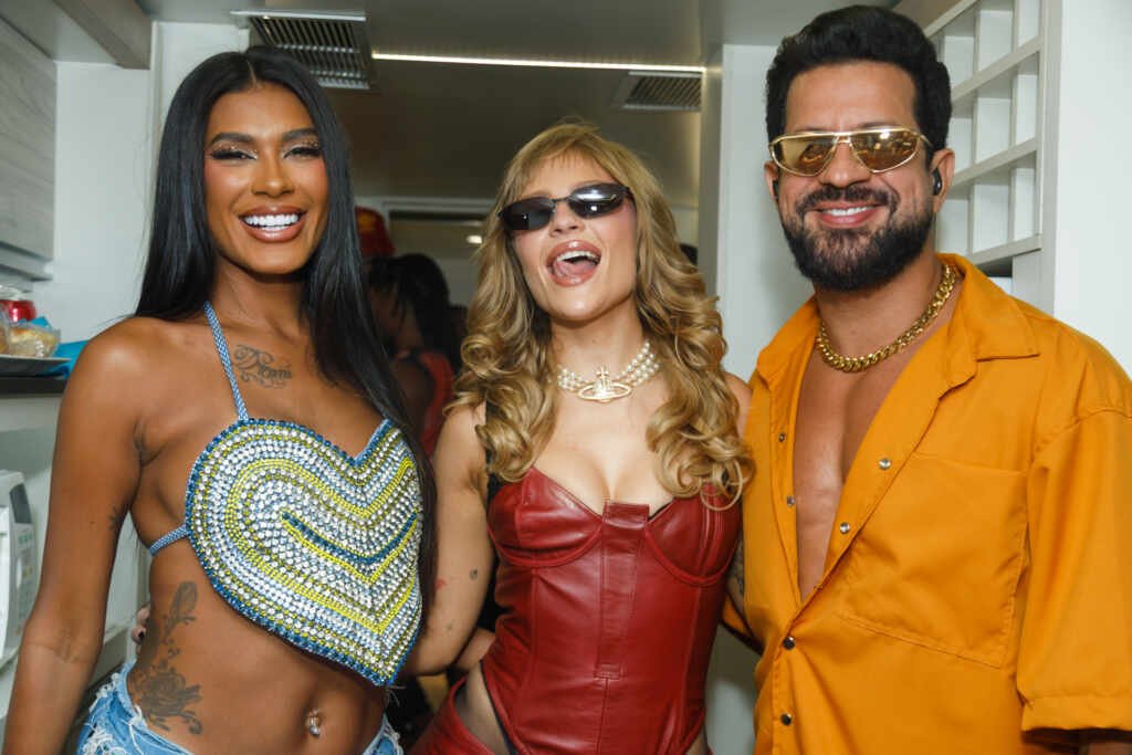 Pocah, Luísa Sonza e Dennis DJ se encontram antes de bloco em São Paulo 19 Pocah, Luísa Sonza e Dennis DJ se encontram antes de bloco em São Paulo