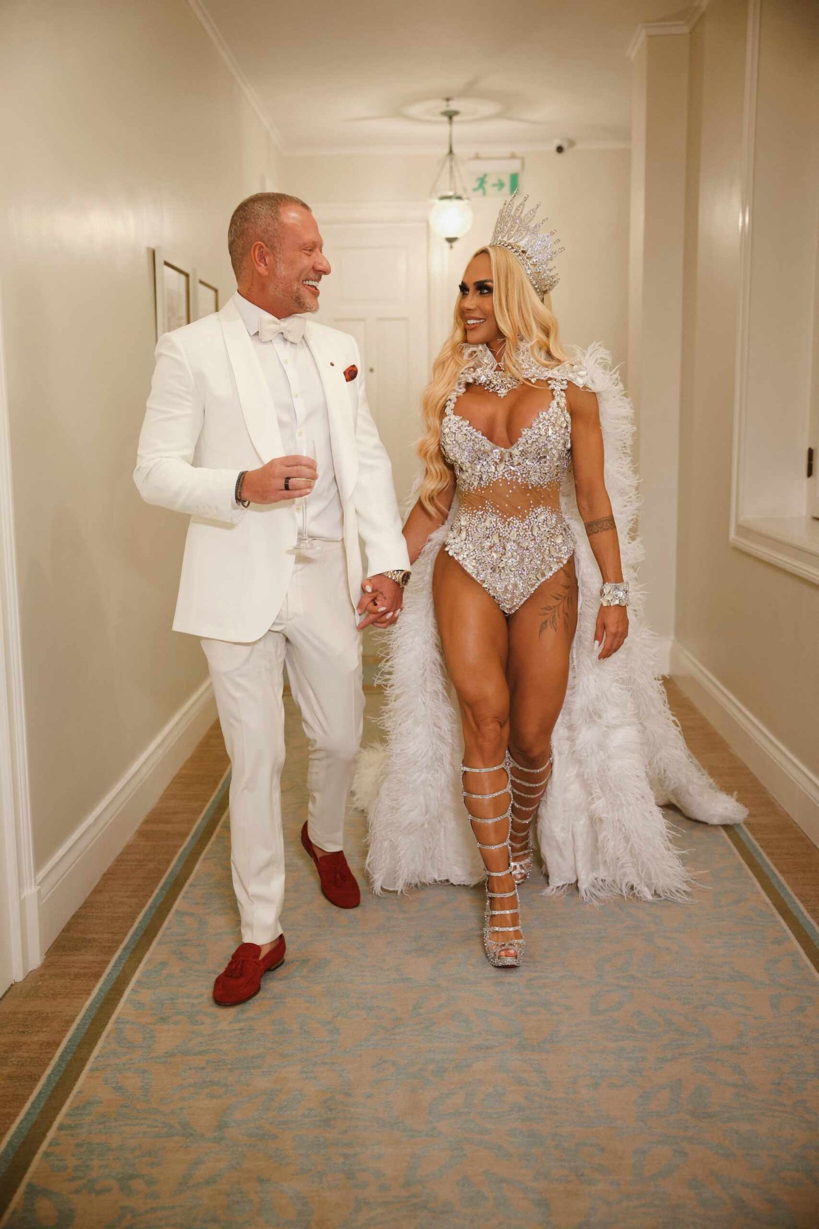 Renata Spallicci leva a coroação da rainha de bateria ao Baile da Vogue 2026 20 PHOTO 2026 02 08 17 16 16 2 scaled